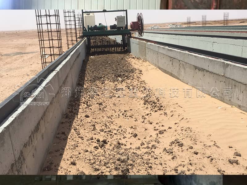 有機(jī)肥小型條跺翻堆機(jī) 有機(jī)肥小型條跺翻堆機(jī)