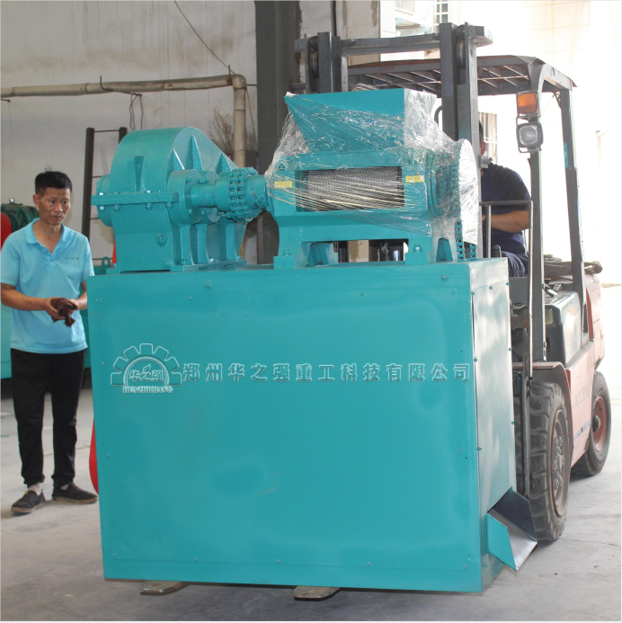 對輥擠壓造粒機(jī)發(fā)貨現(xiàn)場圖